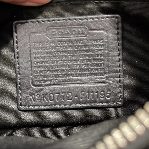 ❌SOLD FACEBOOK❌100% Authentic VINTAGE/ Y2K COACH 11195 EAST WEST BAGUETTE PURSE - Picture 3 of 11